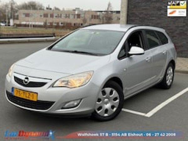 Opel Astra 1.4 Turbo Business Edition 2012 - voorkant
