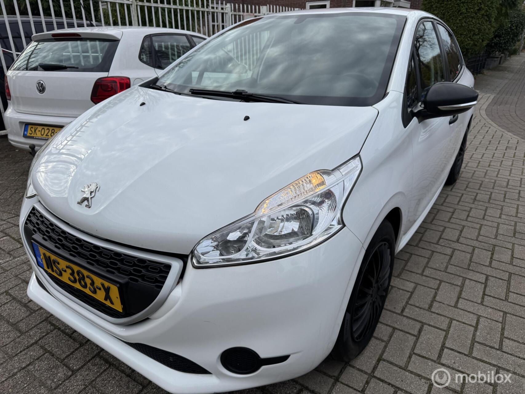 Peugeot 208 1.0 VTi Access 2014 - voorkant