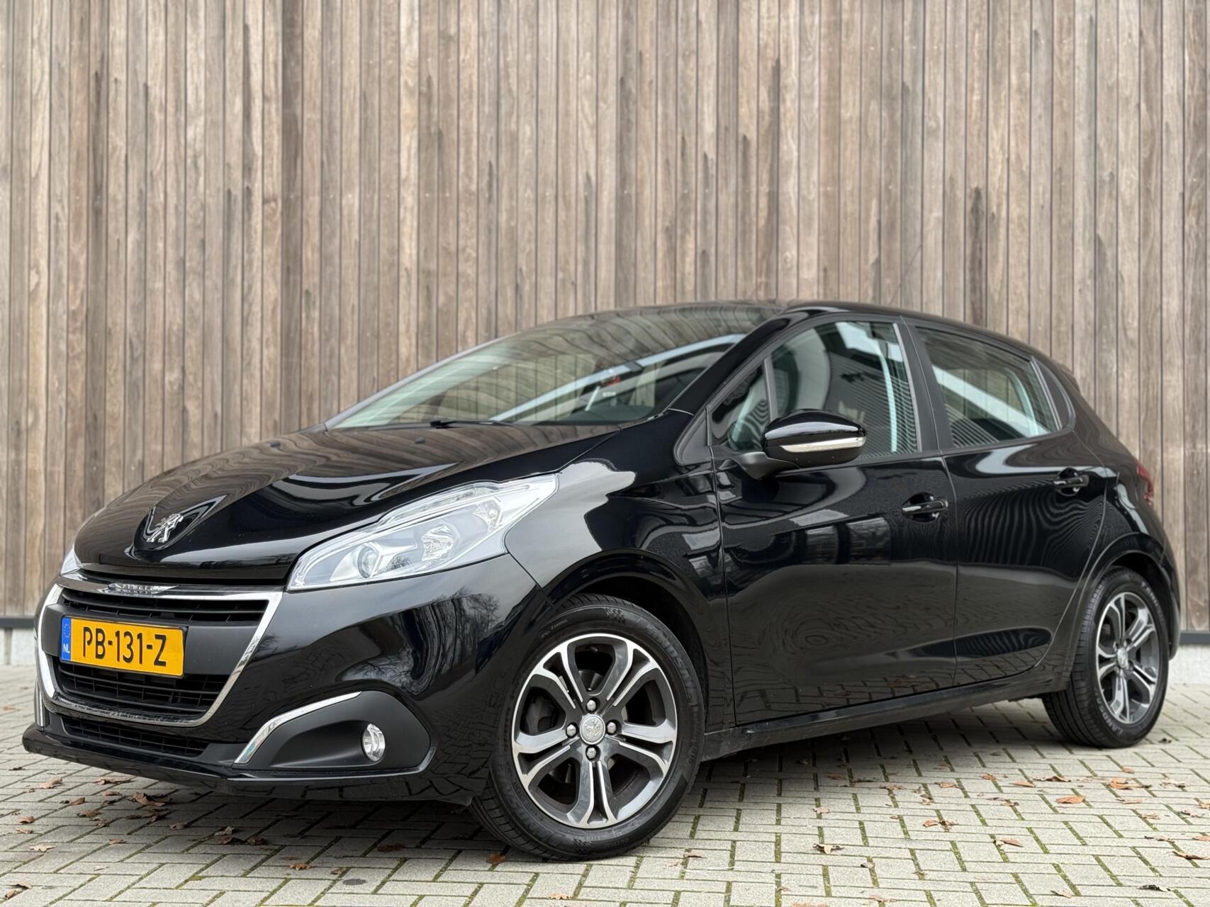 Peugeot 208 1.2 PureTech Blue Lion 2017 - voorkant