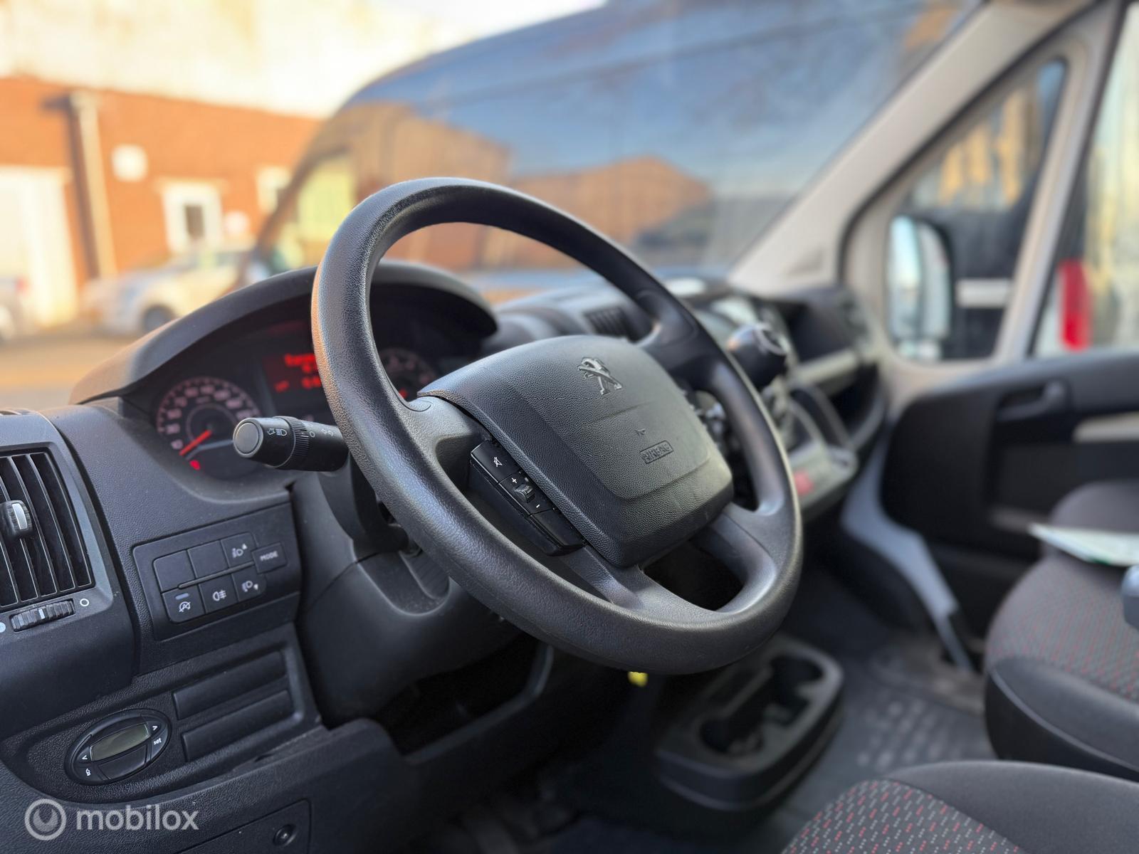 Foto van Peugeot Boxer Bestel