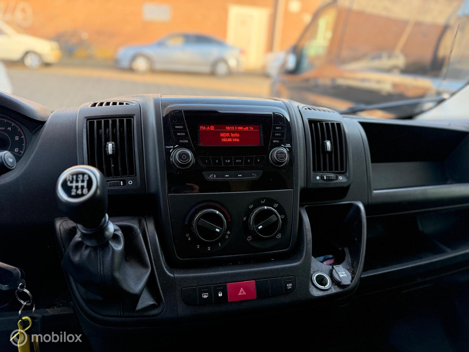 Foto van Peugeot Boxer Bestel