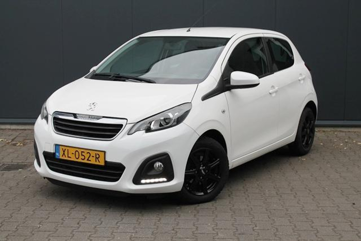 Peugeot 108 1.0 e-VTi Active | 5 deurs | Airco | Bluetooth | LM velgen 2019 - voorkant