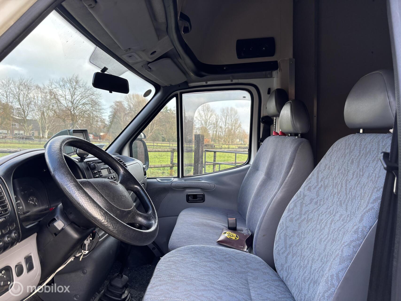 Foto van Ford Transit 190d Majestic-l