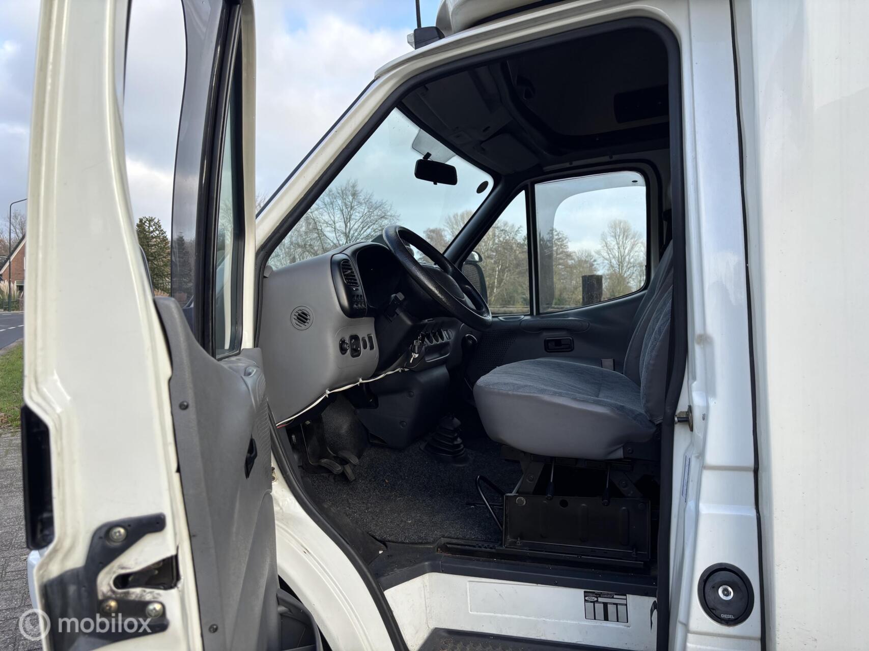 Foto van Ford Transit 190d Majestic-l