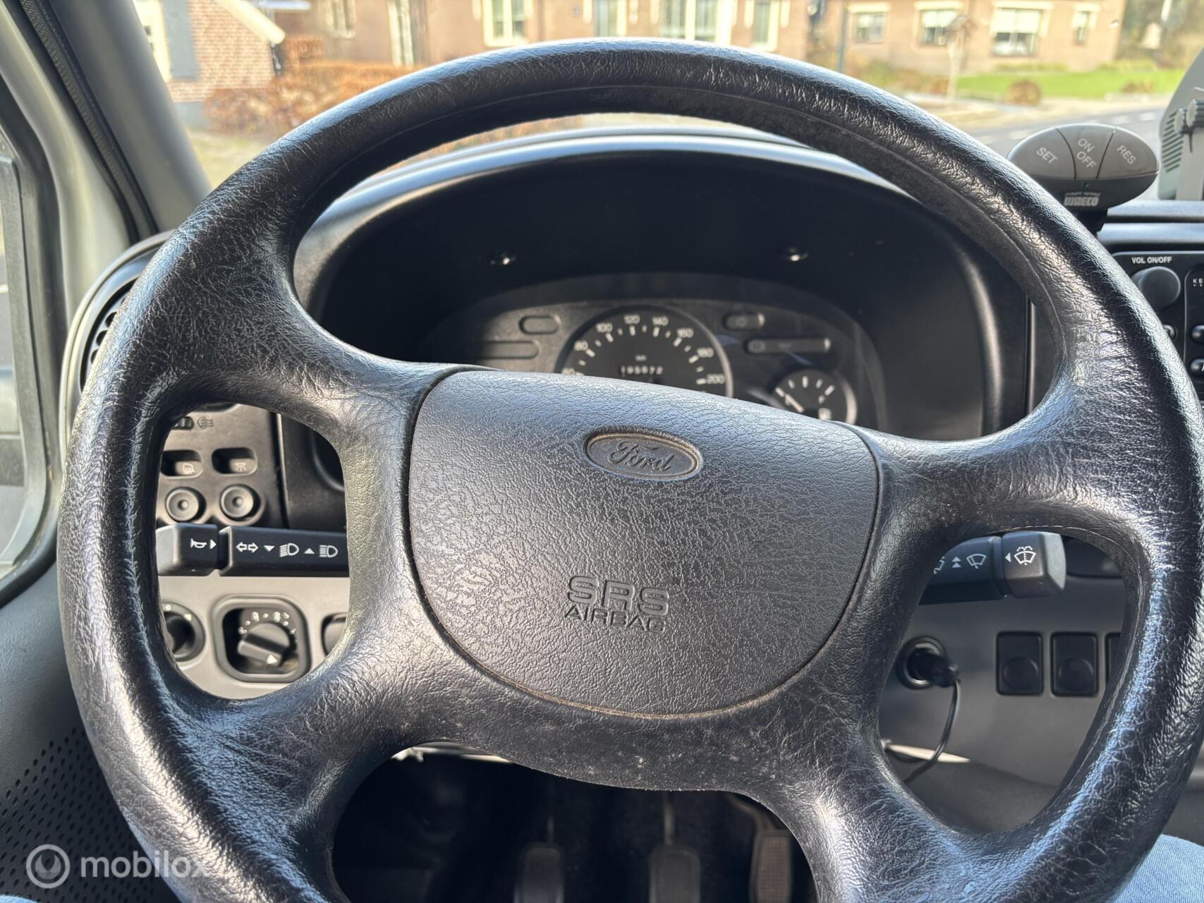 Foto van Ford Transit 190d Majestic-l