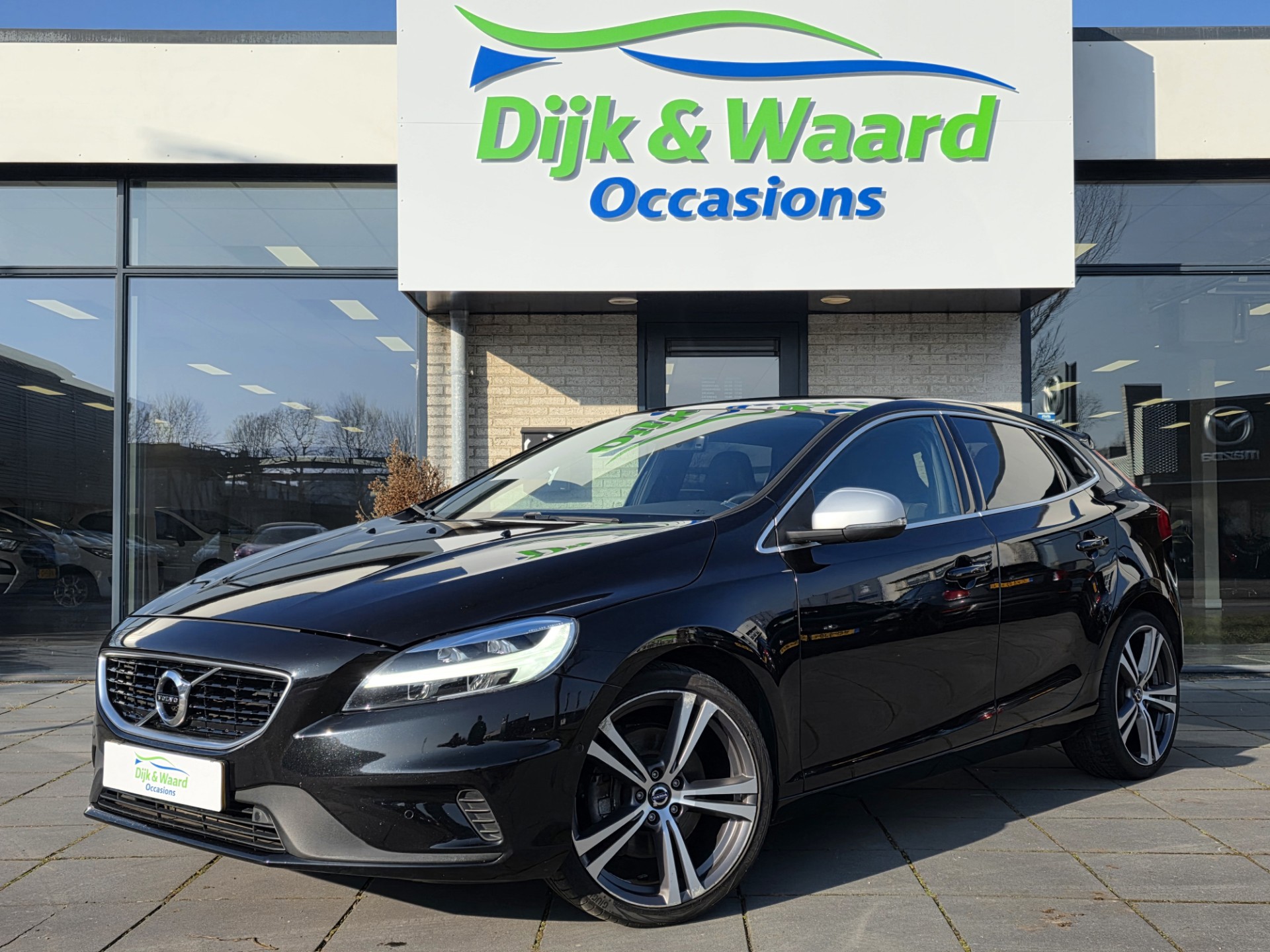 Volvo V40 1.5 T3 Polar+ Sport Automaat – Luxe uitvoering – Comfort – 2019 - voorkant