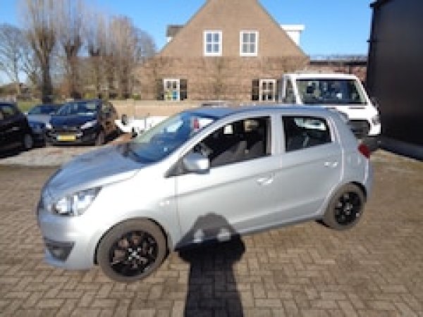 Foto van Mitsubishi Space Star