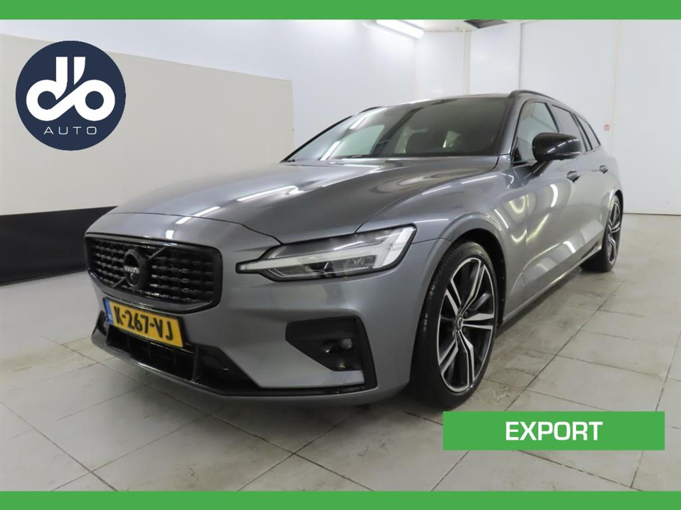 Volvo V60 2.0 B3 R-Design ** MOTOR DEFECT ** / **ENGINE IS BROKEN** HANDEL / EXPORT 2021 - voorkant