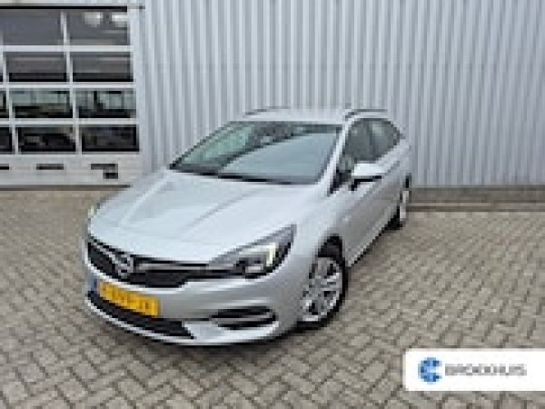 Opel Astra 1.2 Edition 2021 - voorkant
