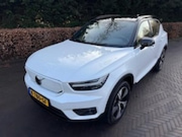 Volvo XC40 Recharge P8 AWD R-Design 2020 - voorkant