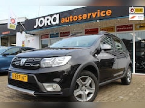 Dacia Sandero 0.9 TCe Stepway Laureate 2017 - voorkant