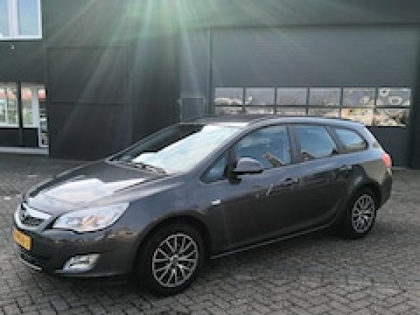 Opel Astra 1.4 Turbo LPG Cosmo 2012 - voorkant