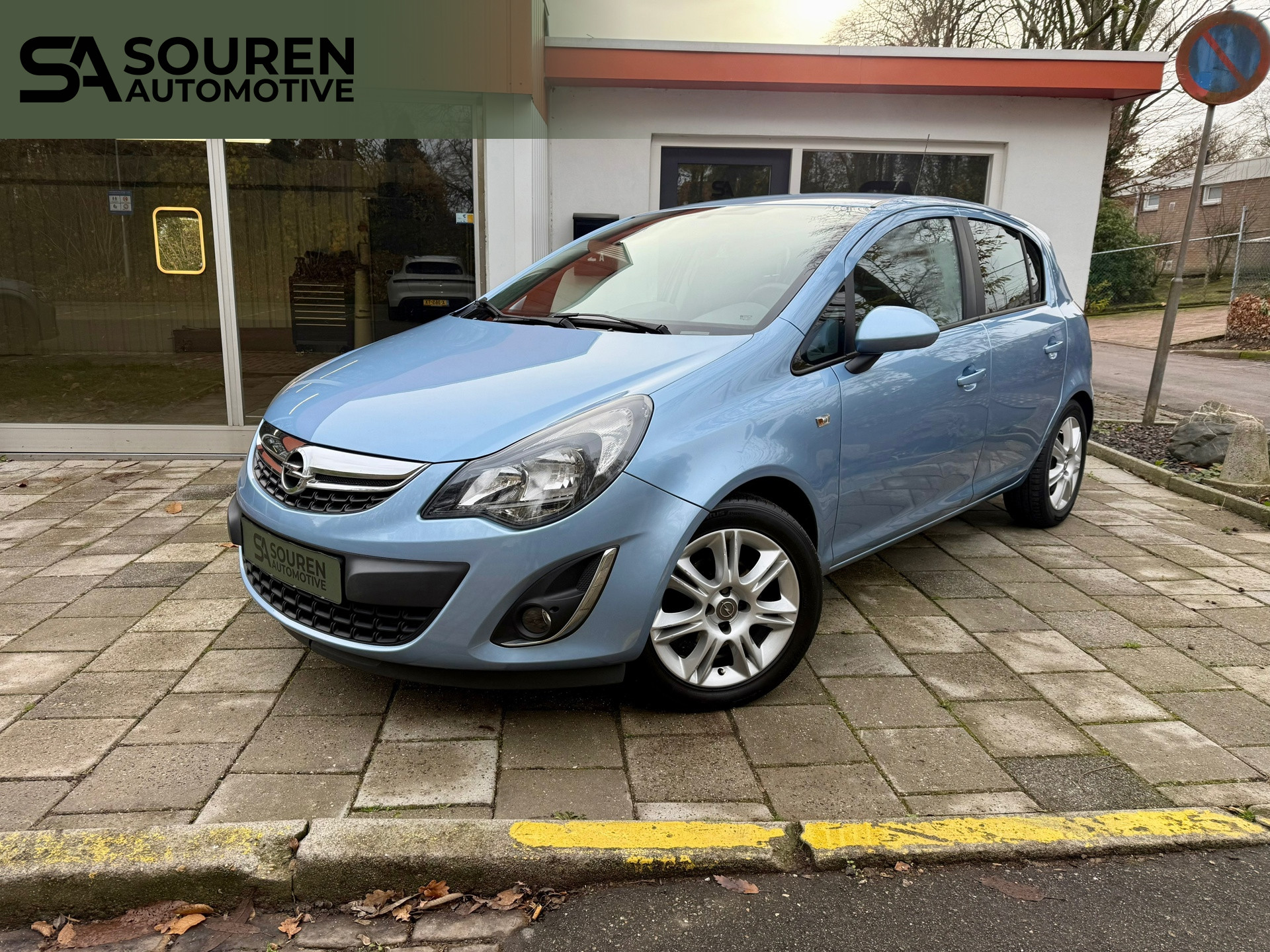 Opel Corsa 1.4-16V BlitZ / Airco / Stoel en stuurwiel verwarming / Electro ramen / PDC sensoren 2014 - voorkant