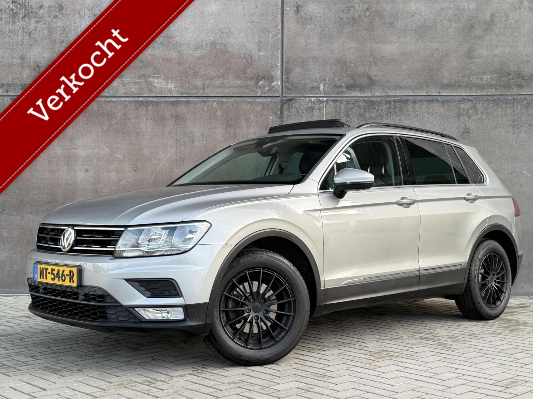 Volkswagen Tiguan 1.4 TSI ACT Comfortline Business | Trekhaak | APK 01-2027! 2017 - voorkant