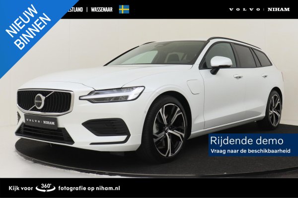 Volvo V60 2.0 T6 Plug-in hybrid AWD Plus Bright 2025 - voorkant