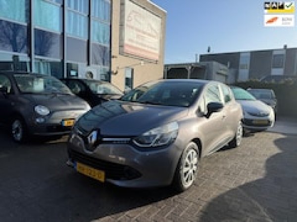 Renault Clio 0.9 TCe  Expression 2015 - voorkant