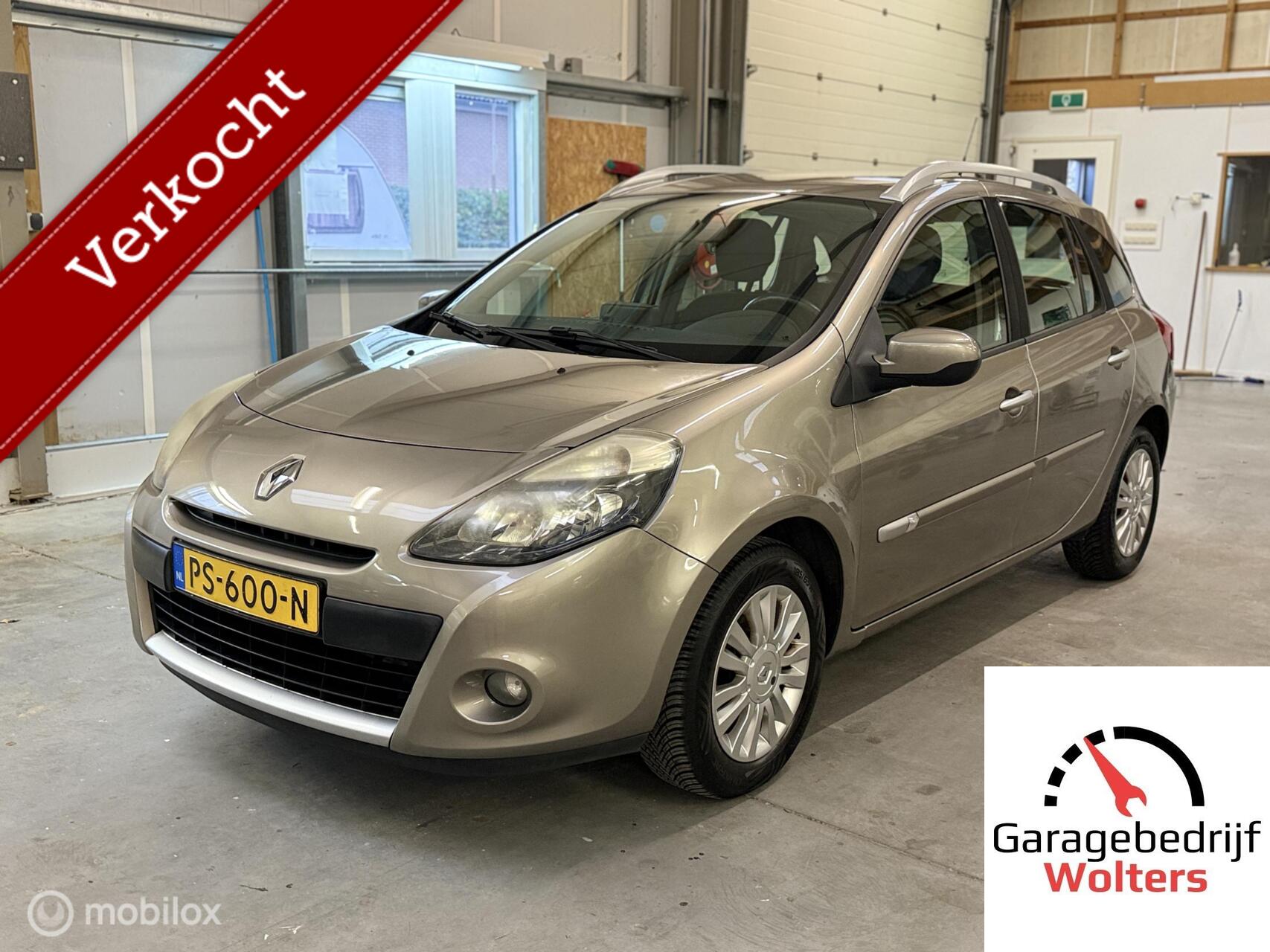 Renault Clio 1.5 dCi Authentique HELE NETTE AUTO NAVI 2011 - voorkant