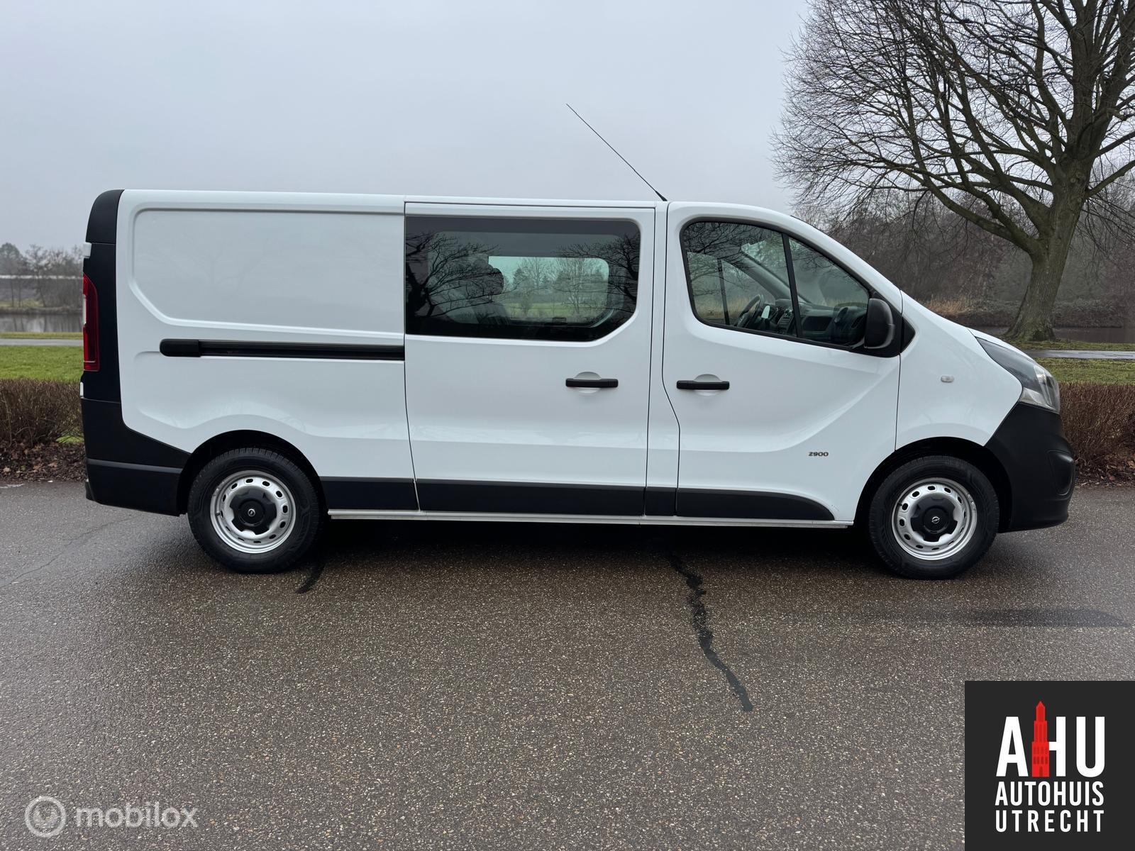 Foto van Opel Vivaro-b