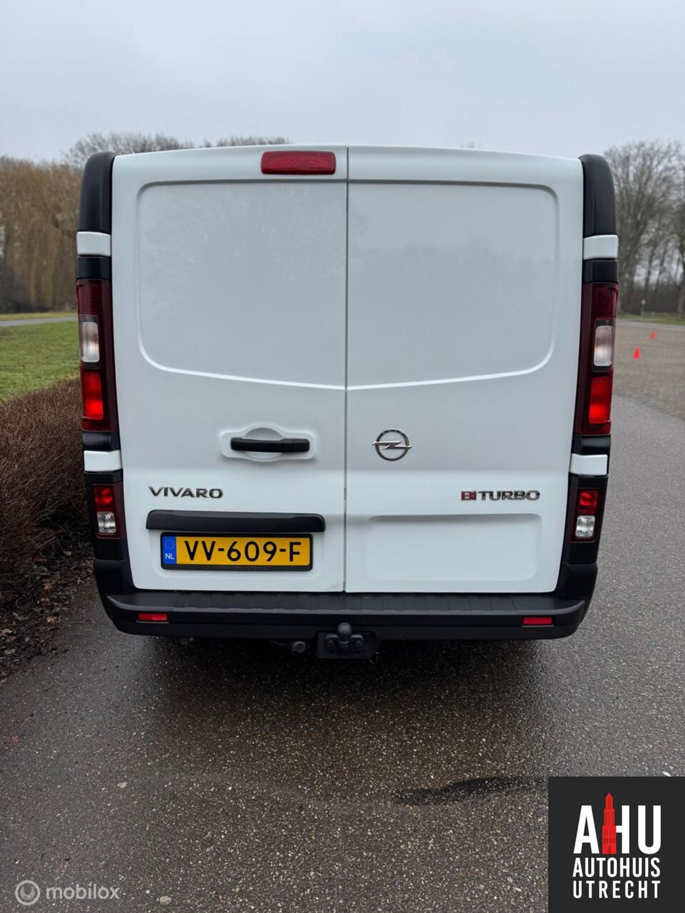 Foto van Opel Vivaro-b