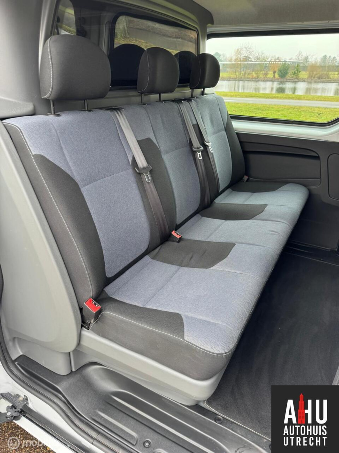 Foto van Opel Vivaro-b