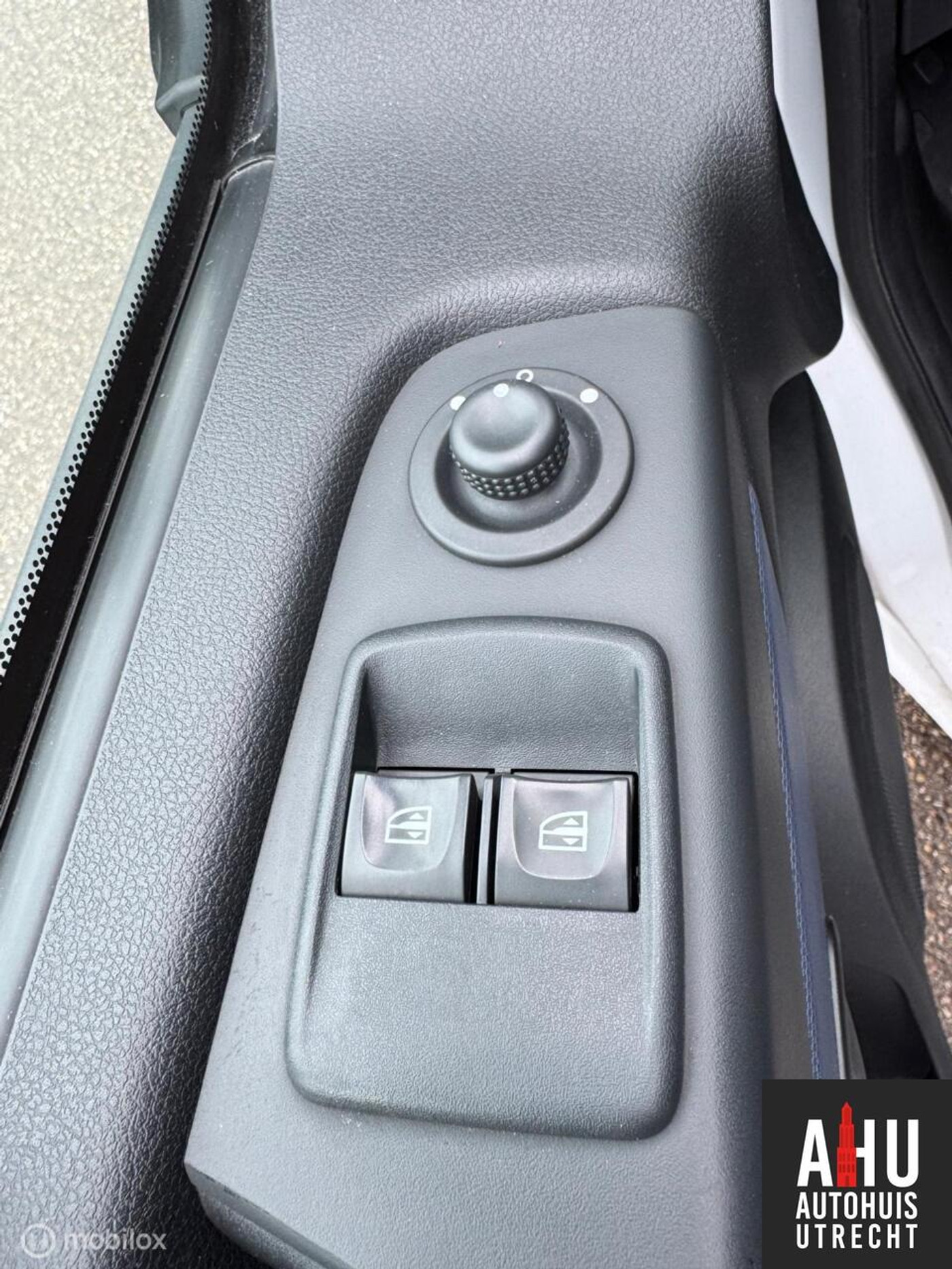 Foto van Opel Vivaro-b