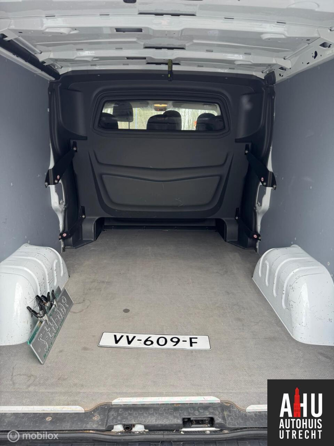 Foto van Opel Vivaro-b