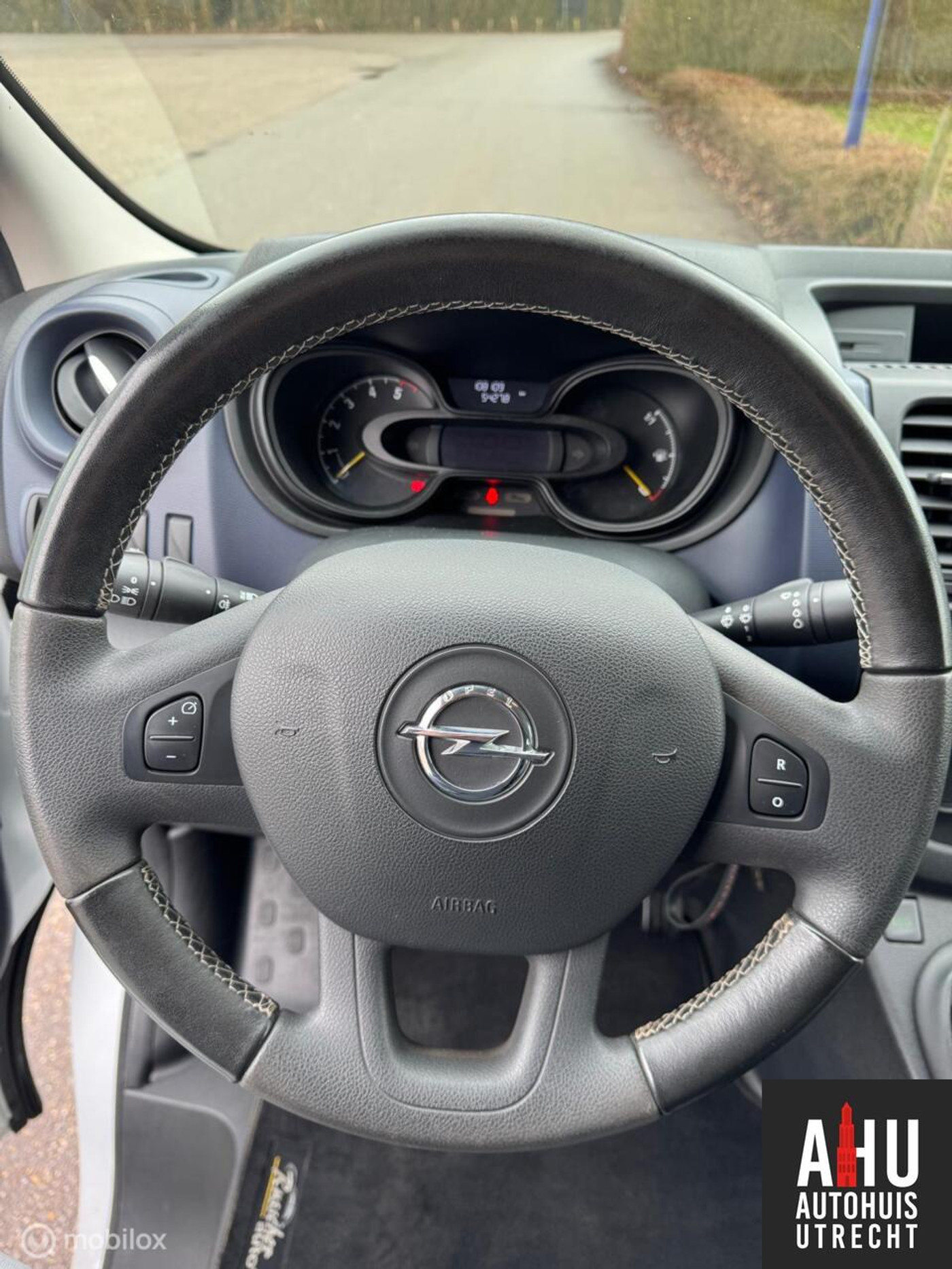 Foto van Opel Vivaro-b