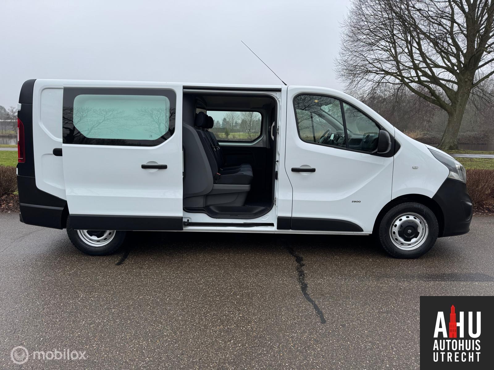 Foto van Opel Vivaro-b