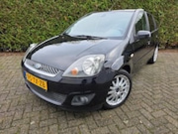 Ford Fiesta 1.6-16V Futura 2007 - voorkant