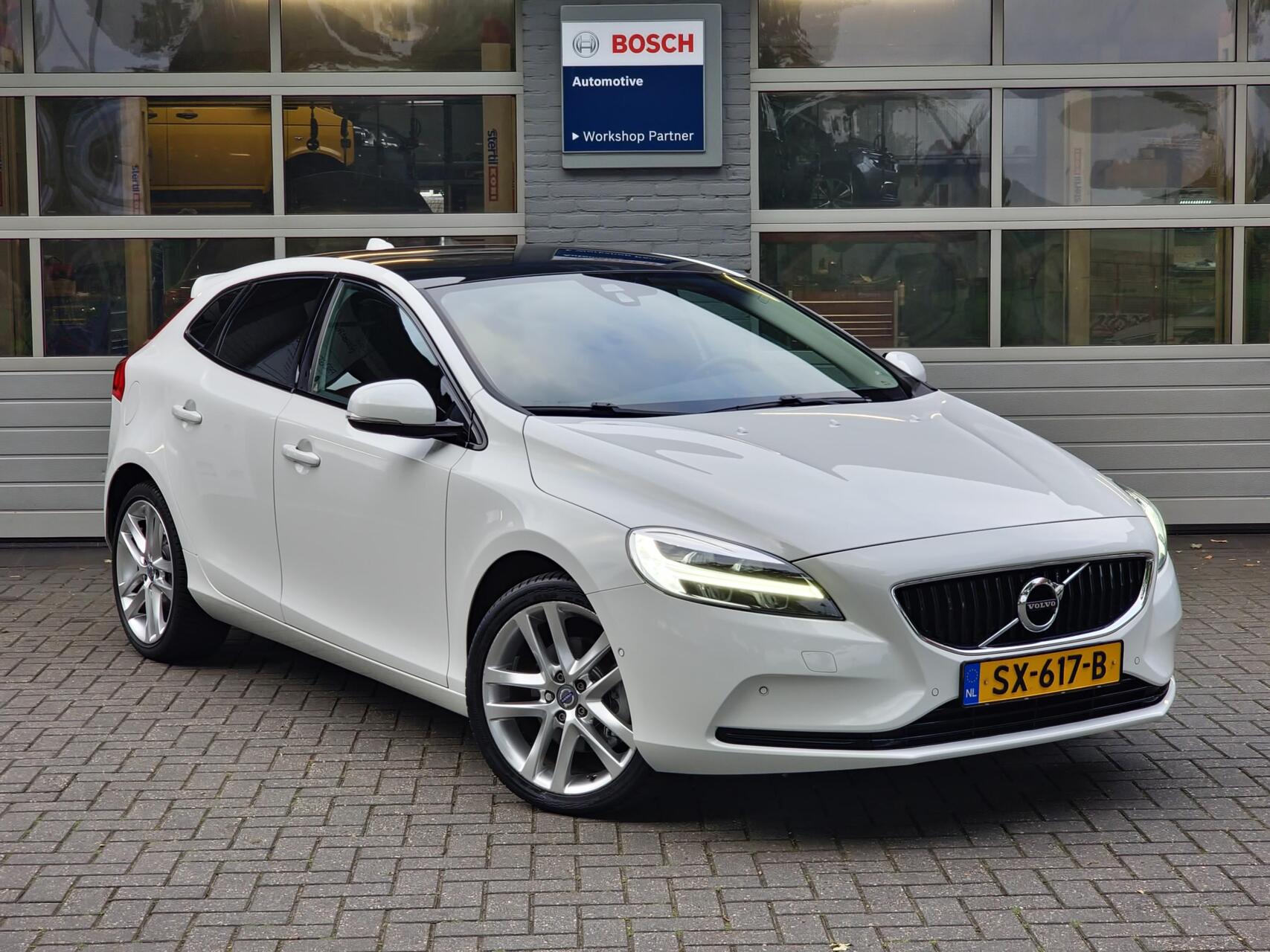 Volvo V40 2.0 T3 Dynamic Edition|Trekhaak|Pano||leder|H&D|LED|18-inch|Camera| 2018 - voorkant