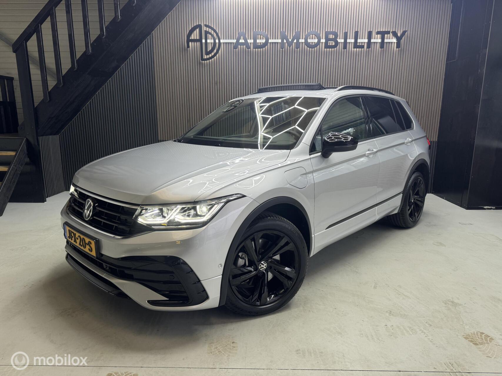 Volkswagen Tiguan 1.4 TSI eHybrid R-Line Business PANO, VOLL 2023 - voorkant