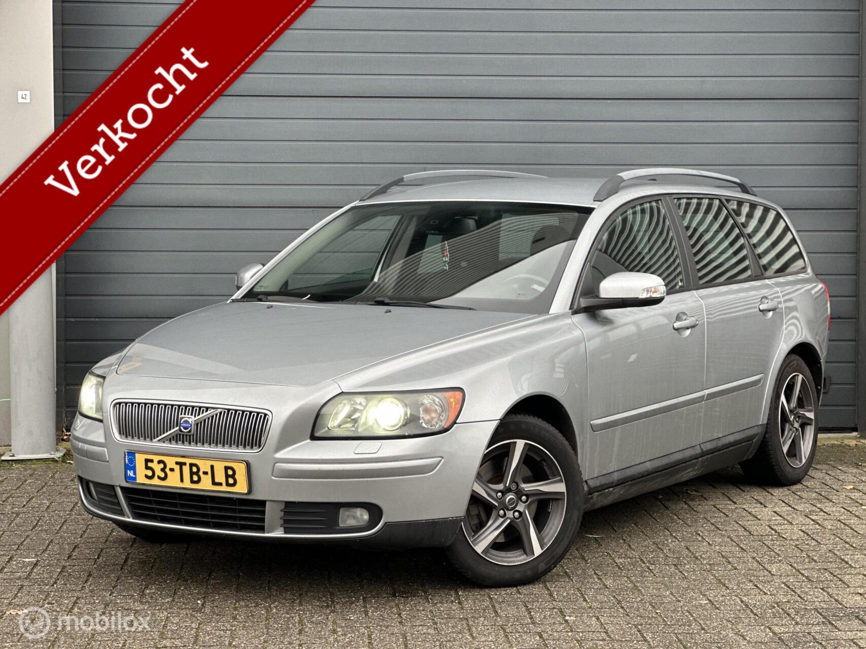 Volvo V50 2.4 D5 AUT | Airco | Stoelverwarming | 2006 - voorkant