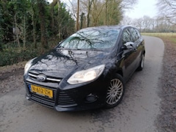 Ford Focus 1.0 EcoBoost Titanium 2014 - voorkant