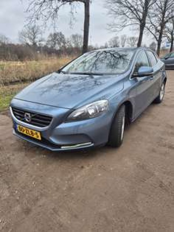 Volvo V40 1.6 T3 Momentum 2012 - voorkant