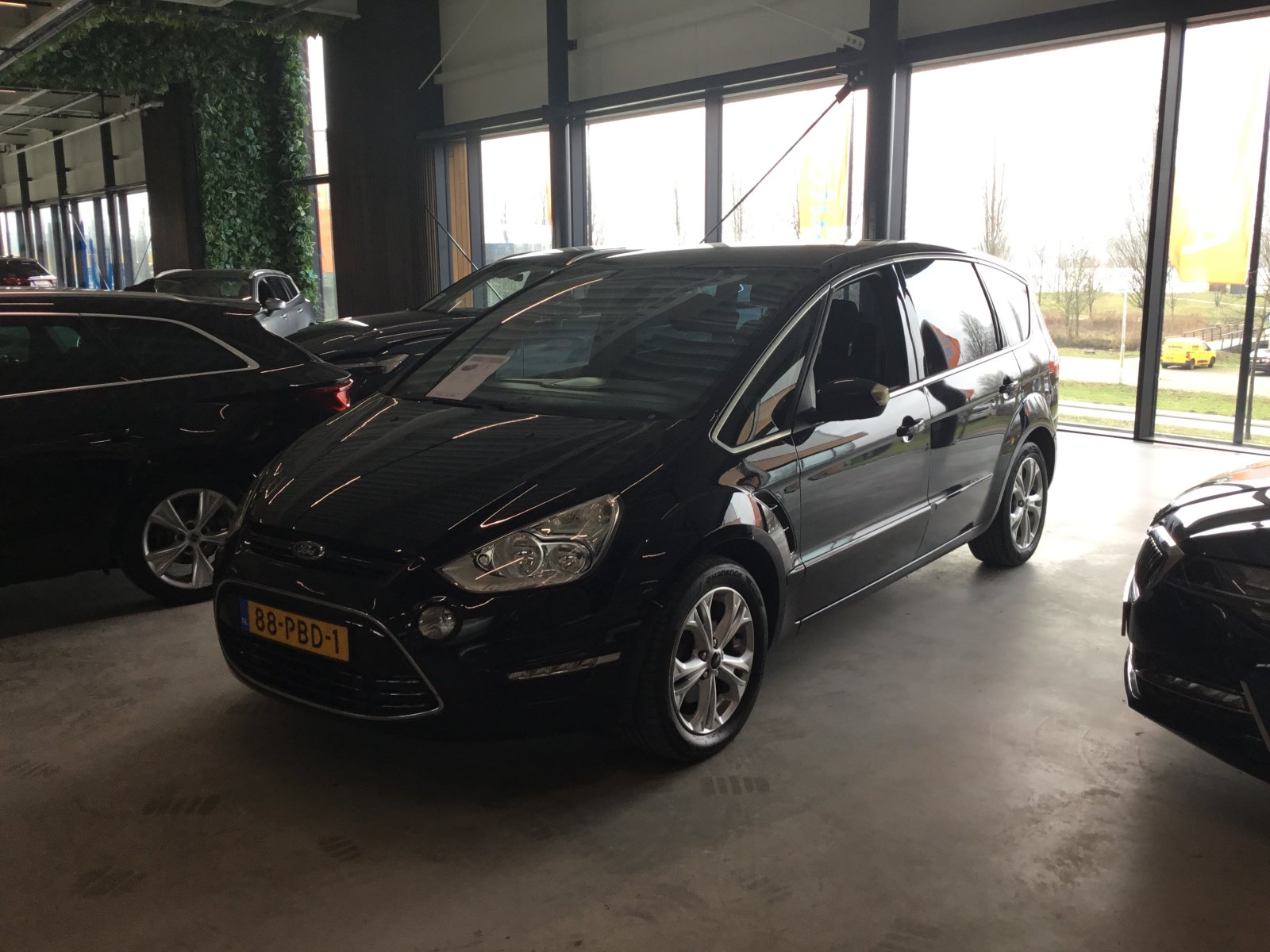 Ford S-max 2.0 Titanium 7p. 2011 - voorkant
