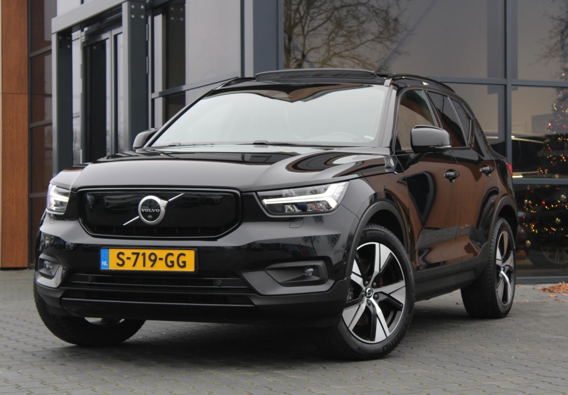 Volvo XC40 Recharge Pro 70kWh | Trekhaak | Pano | H&K Audio 2022 - voorkant