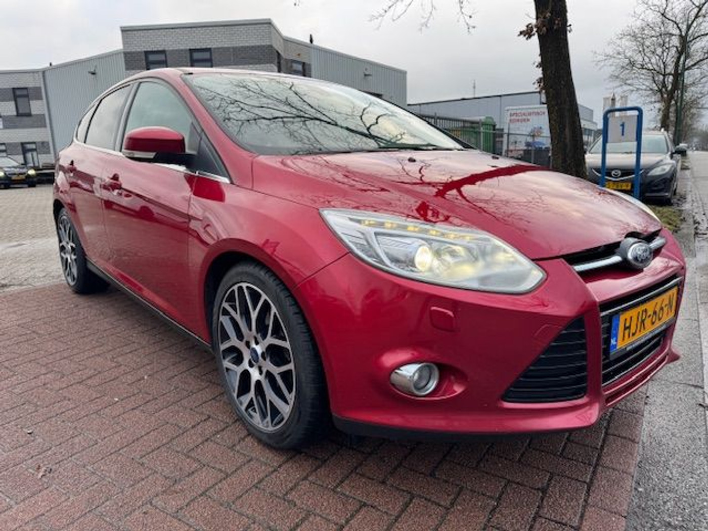 Ford Focus 1.6 183pk EcoBoost 5deurs Titanium Individual 2013 - voorkant