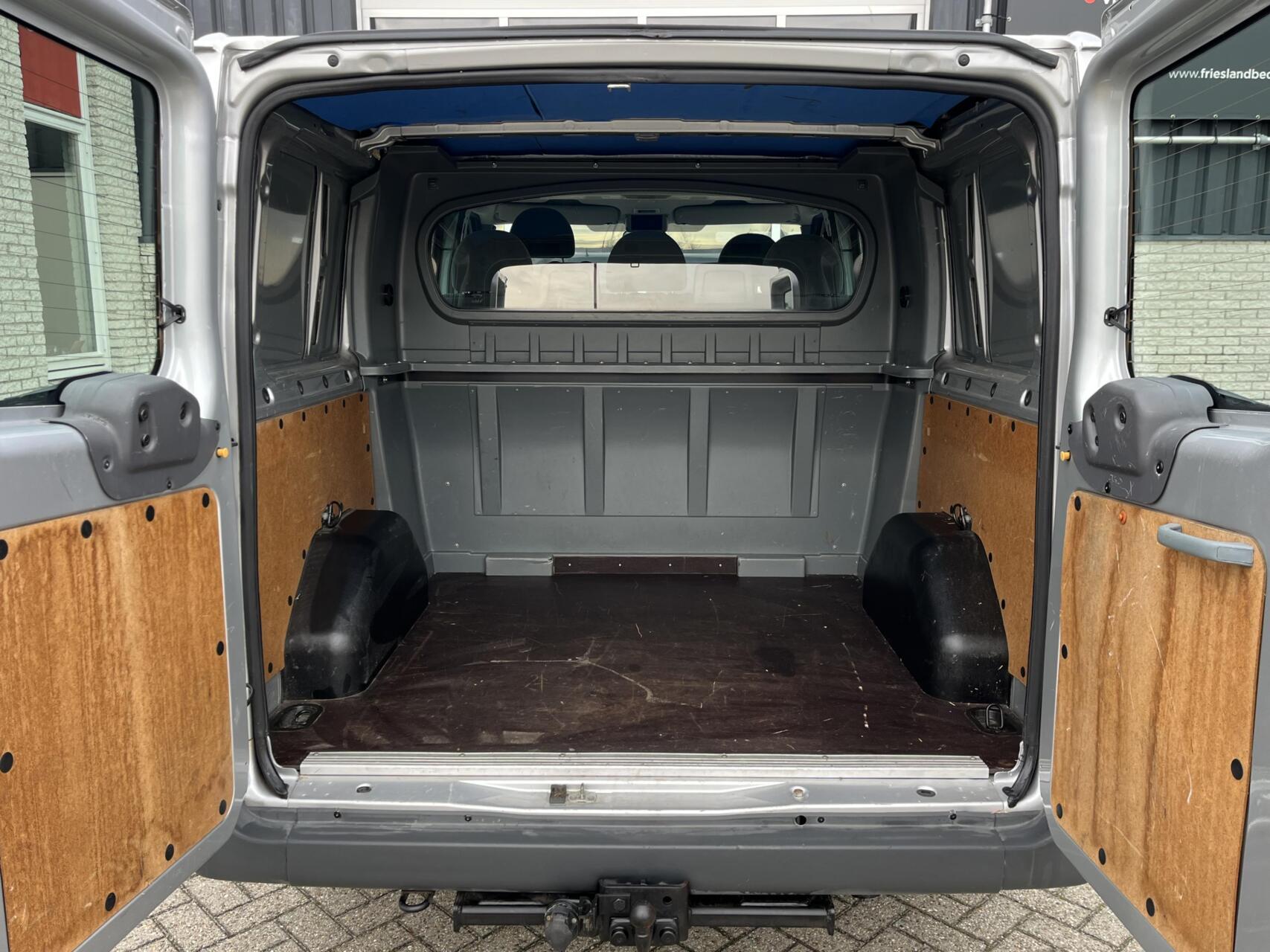 Foto van Ford Transit 260s DC 140dpf 4.36