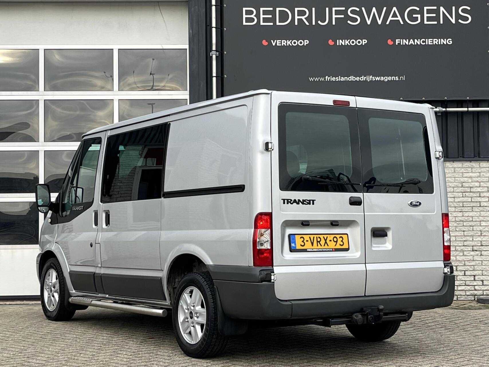 Foto van Ford Transit 260s DC 140dpf 4.36