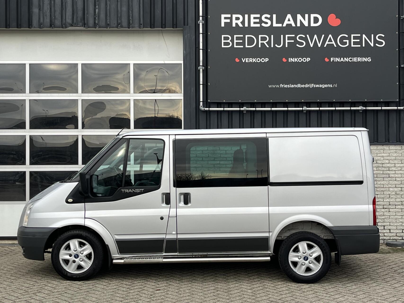 Foto van Ford Transit 260s DC 140dpf 4.36