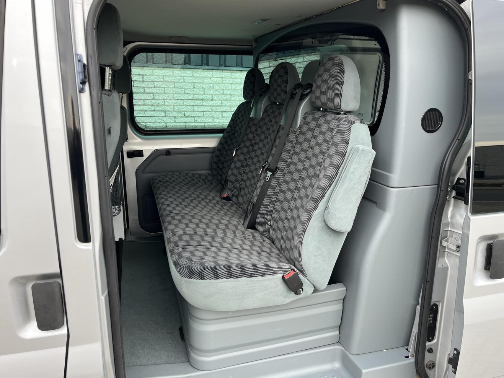 Foto van Ford Transit 260s DC 140dpf 4.36