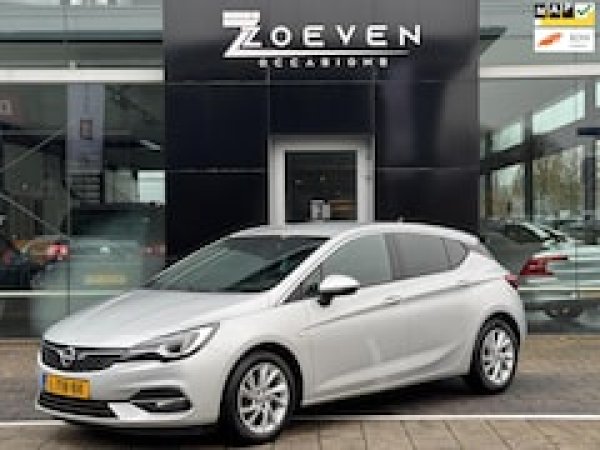 Opel Astra 1.2 Elegance 2021 - voorkant