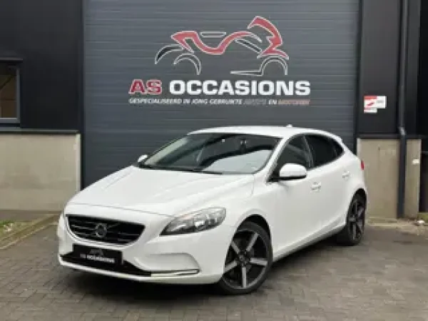 Volvo V40 2.0 D4 Momentum Business 2014 - voorkant