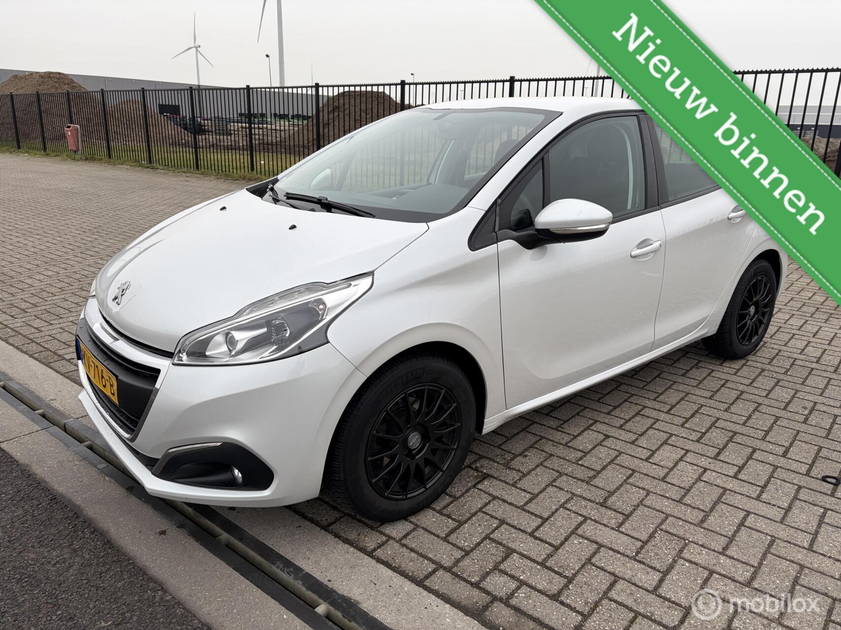 Peugeot 208 1.2 PureTech Blue Lion 2016 - voorkant