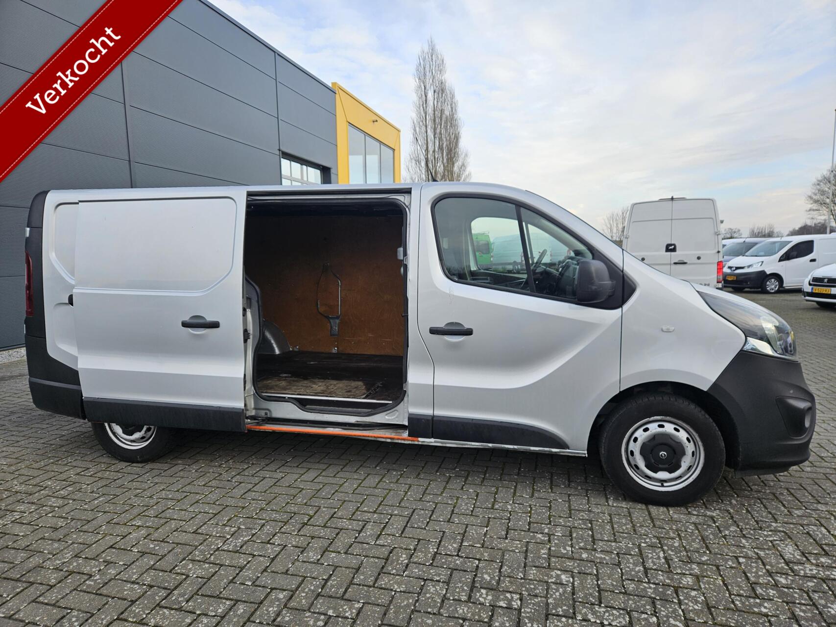 Foto van Opel Vivaro-b