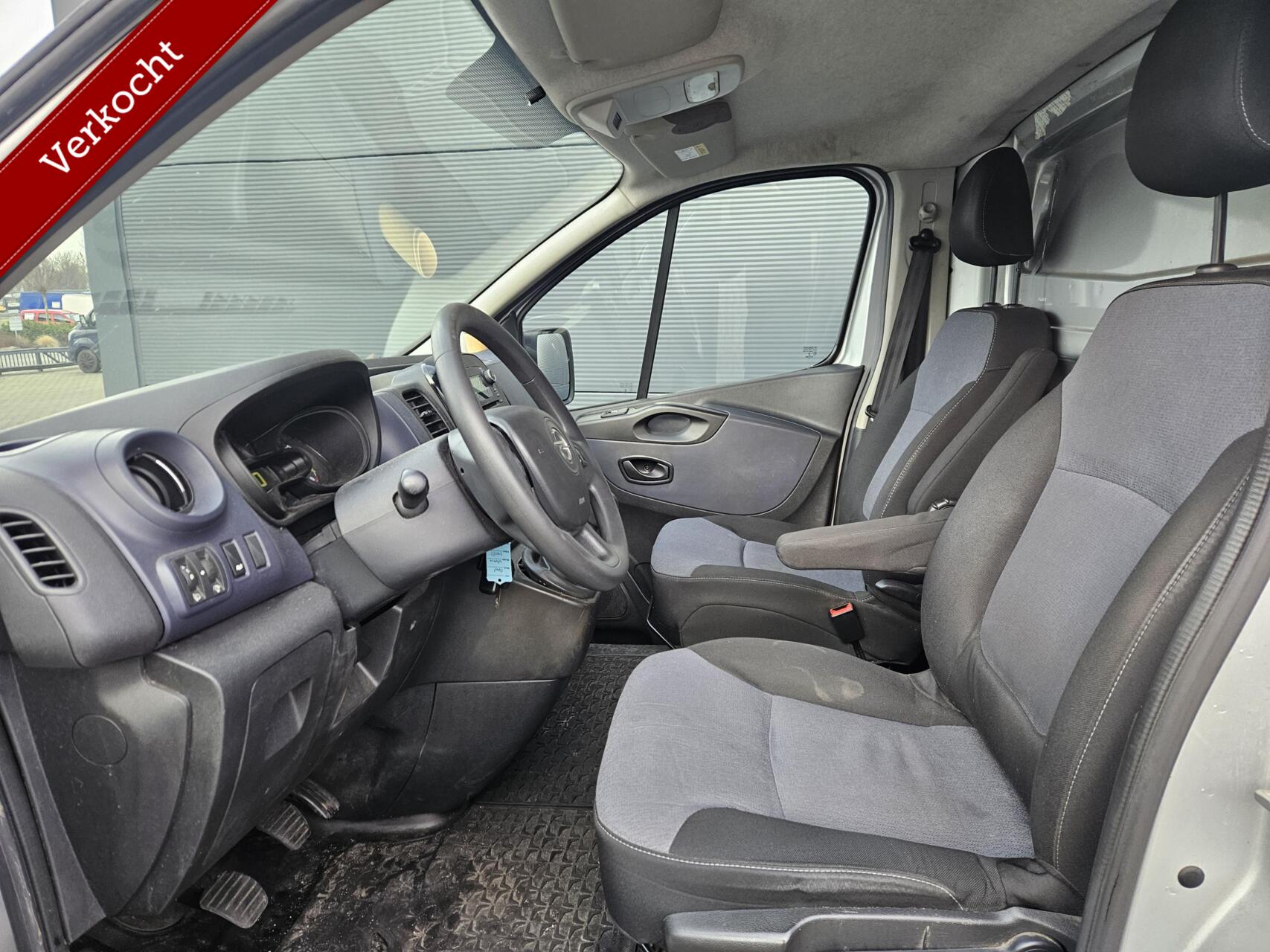 Foto van Opel Vivaro-b