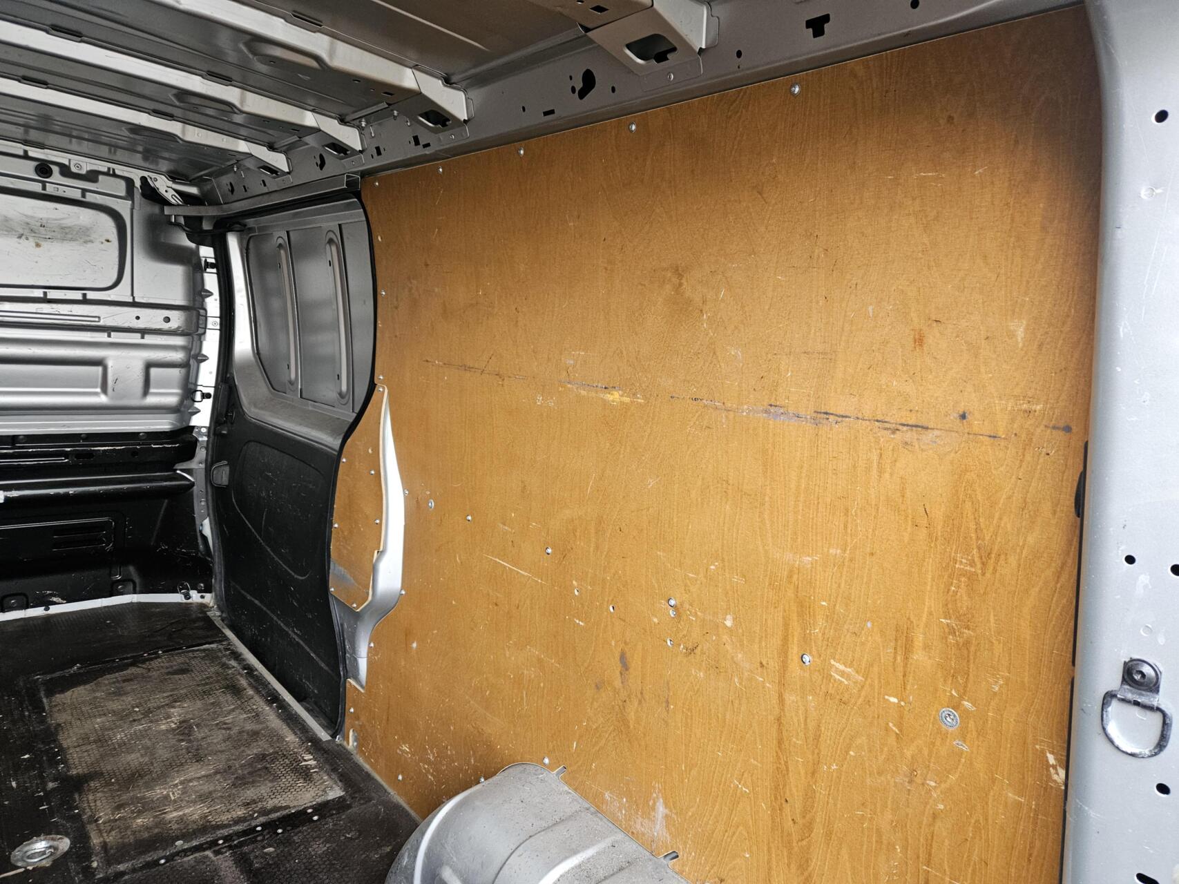 Foto van Opel Vivaro-b
