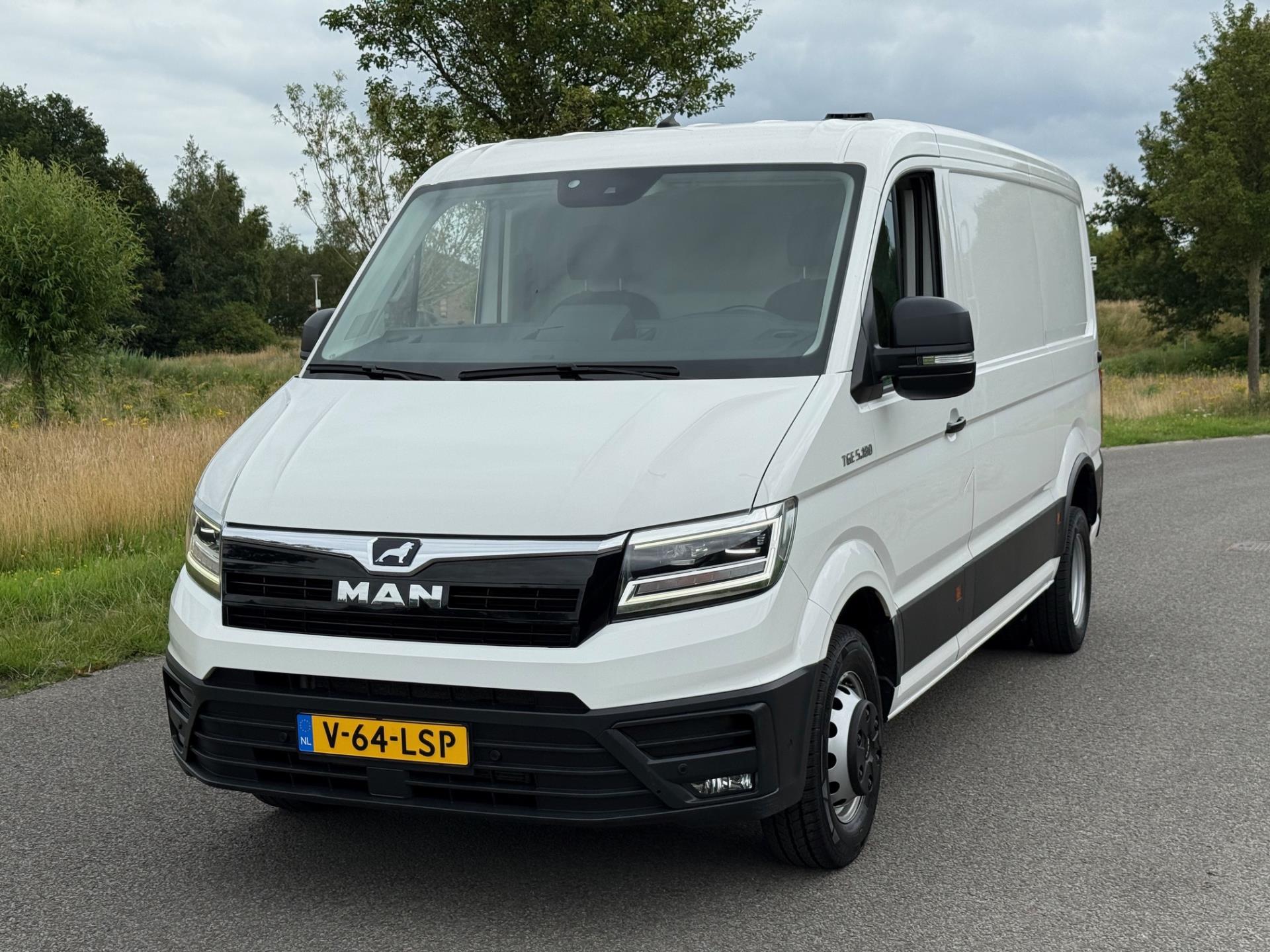 Foto van Man Tge