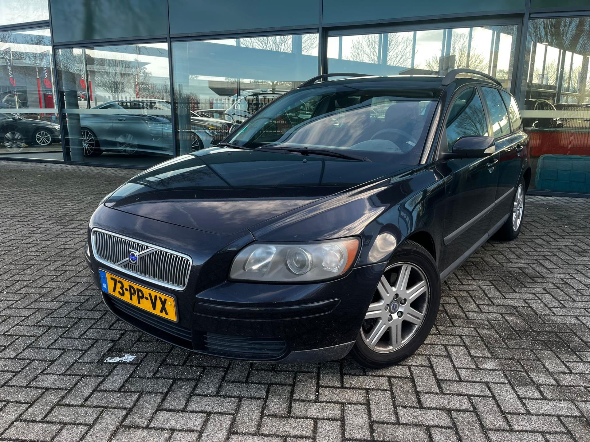 Volvo V50 2.4 (Trekhaak, Airco, Inruilkoopje) 2004 - voorkant