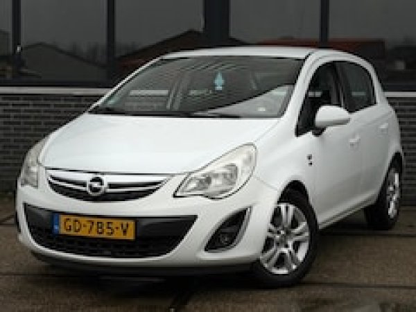 Opel Corsa 1.2-16V Berlin 2013 - voorkant